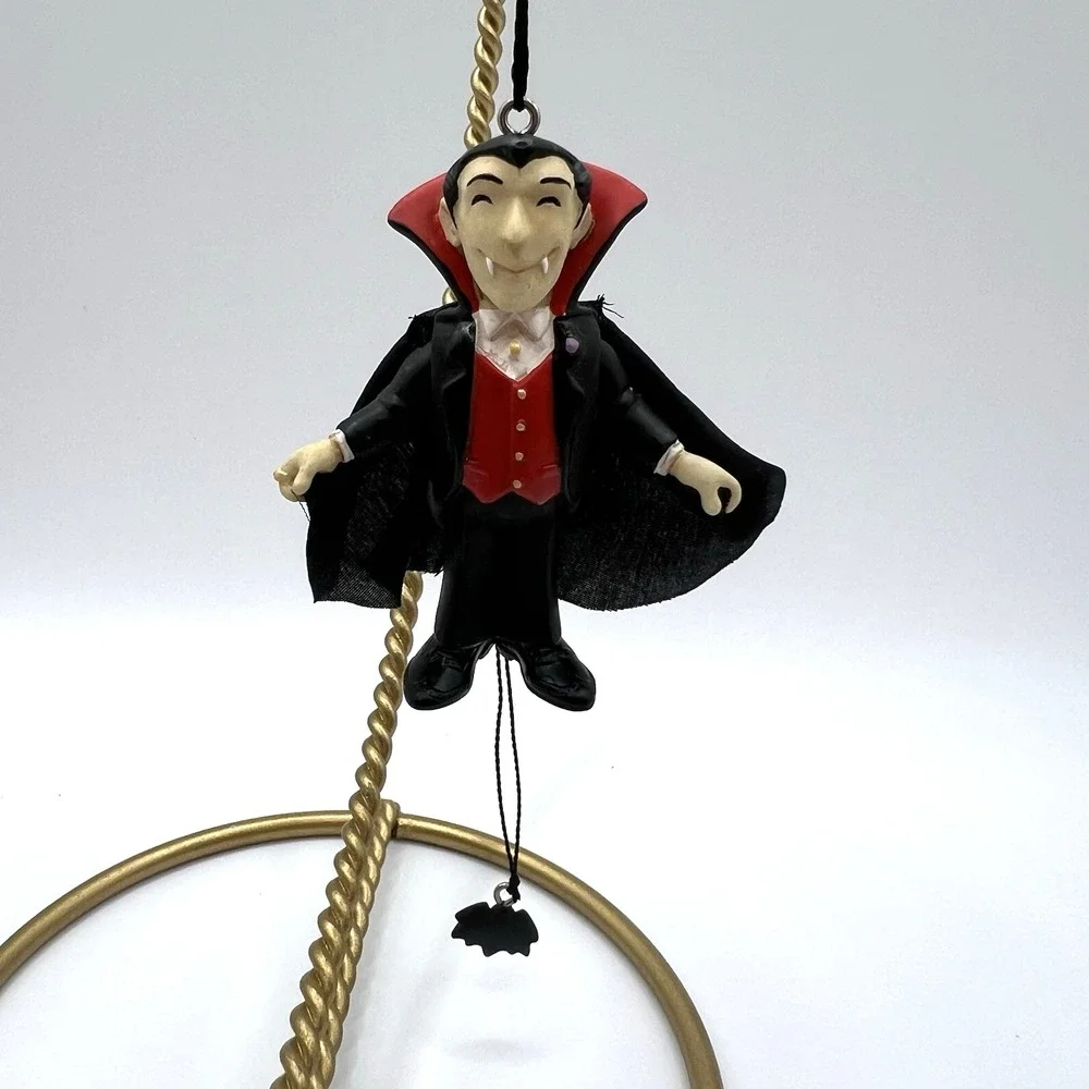 Hallmark Halloween Ornament The Master Pull String Vampire Dracula 2004